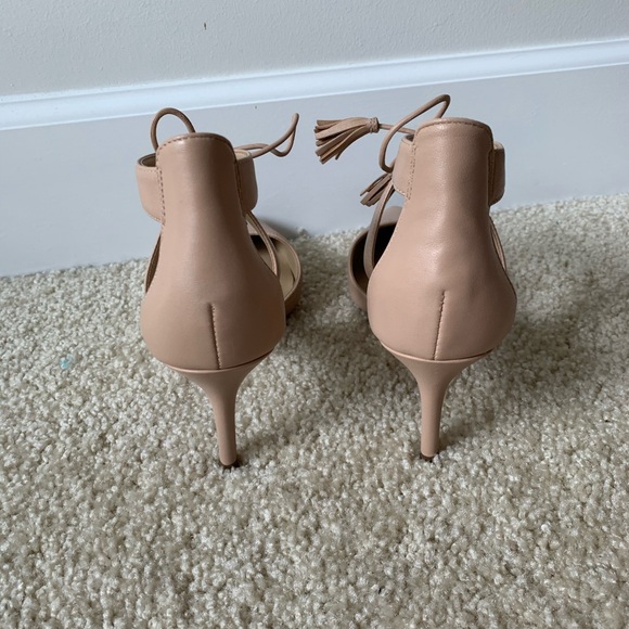 ANN TAYLOR Carson Leather Tassel Pumps - Picture 4 of 6